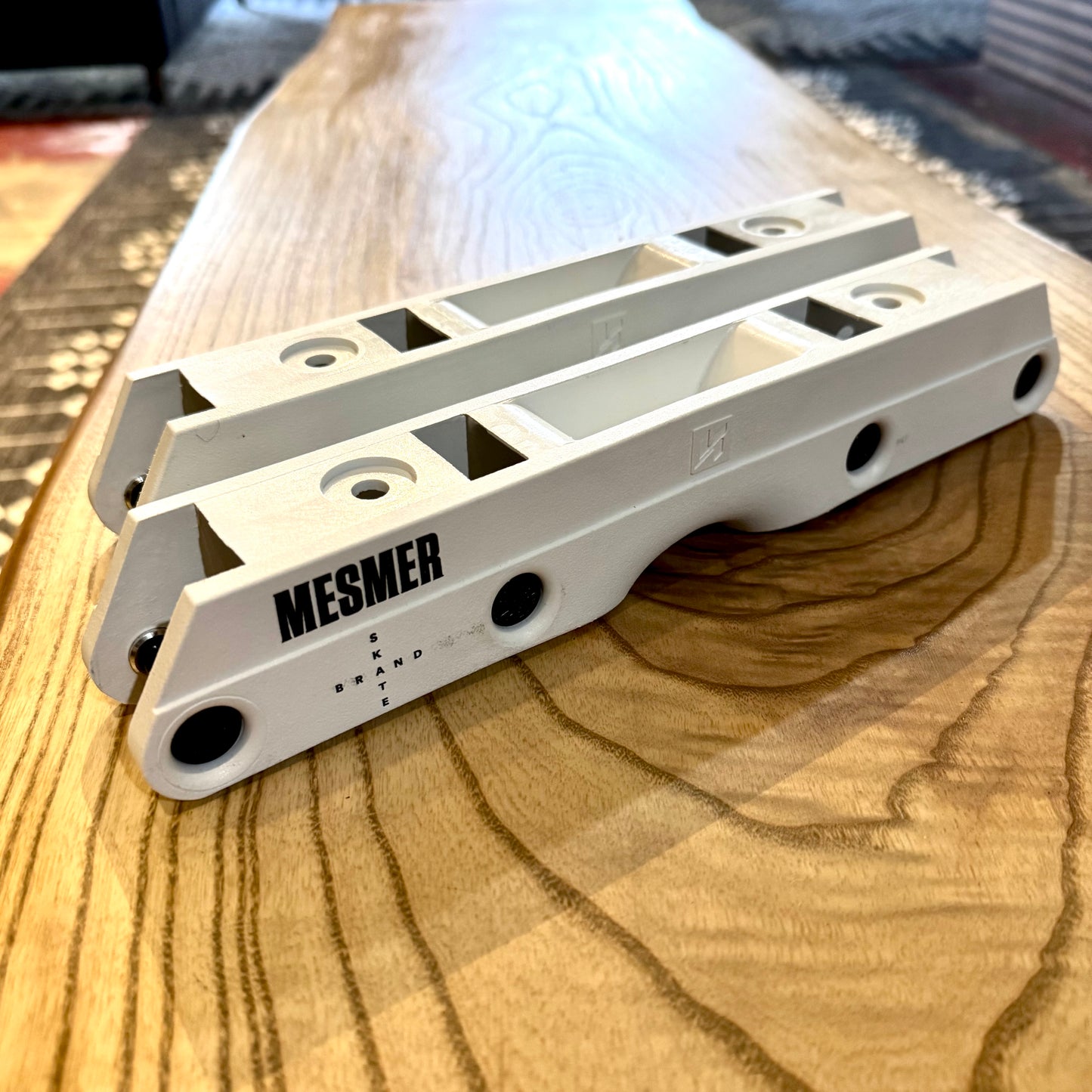 KIZER: Fluid 5 frames- White