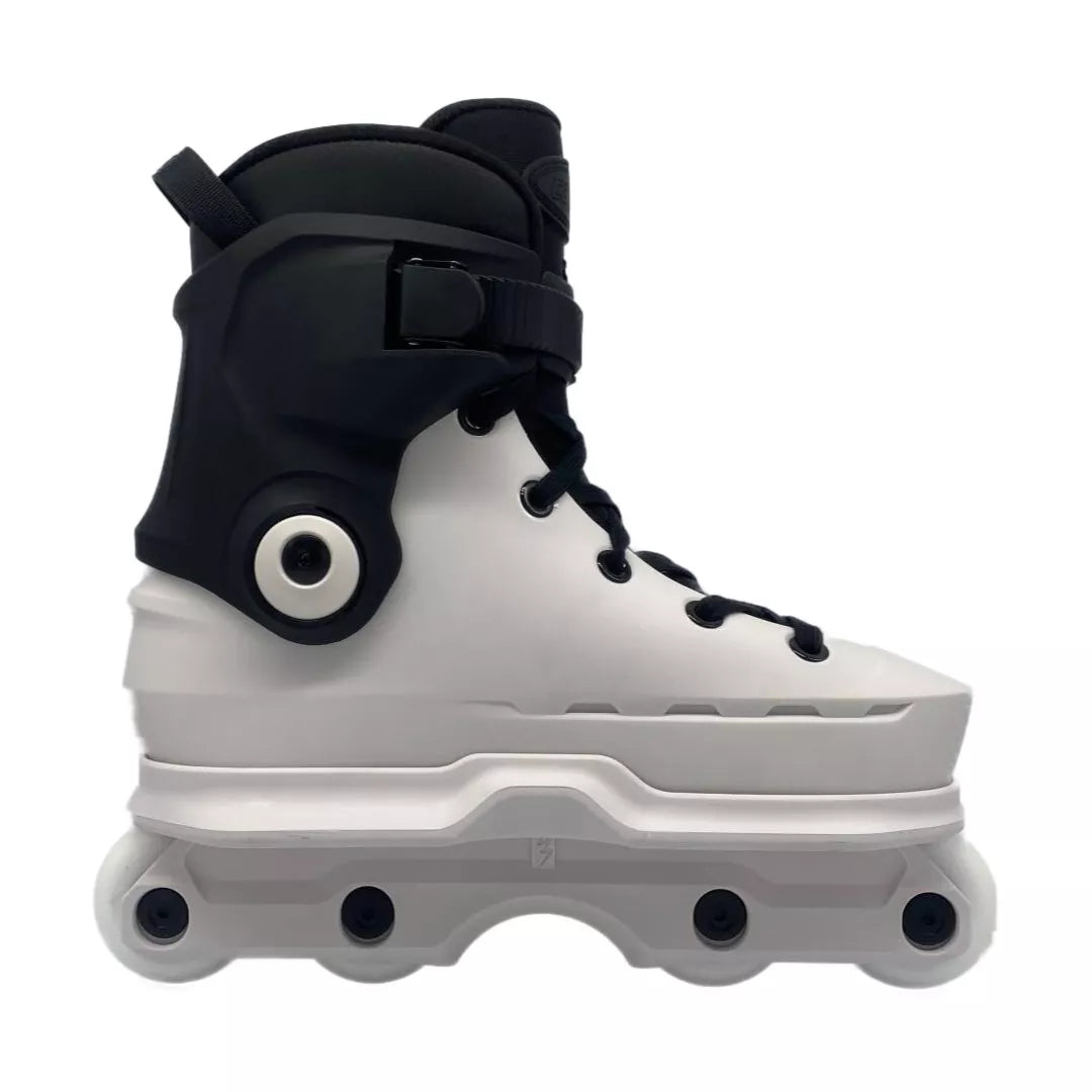 COUGAR: 7003 Skates