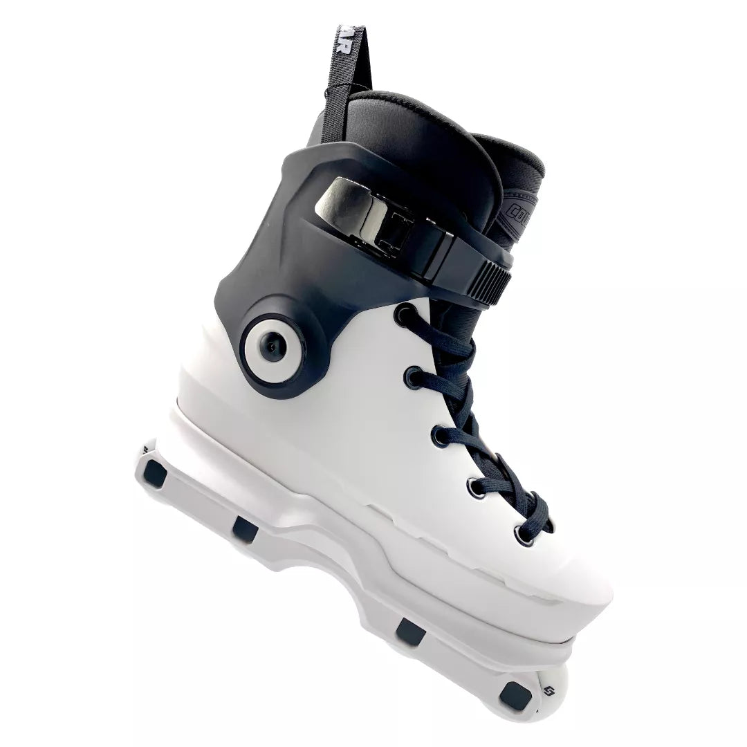 COUGAR: 7003 Skates